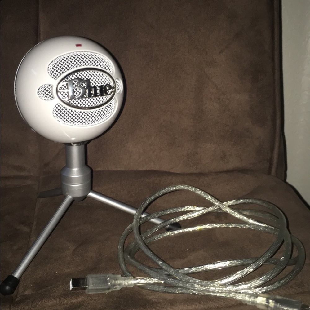 Blue snowball microphone
